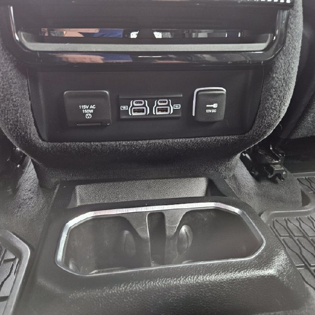 Used 2024 Jeep Wagoneer Series II AWD/4WD image 24