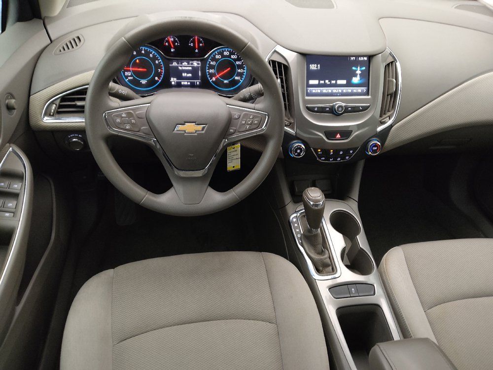 Used 2017 Chevrolet Cruze LT FWD image 22
