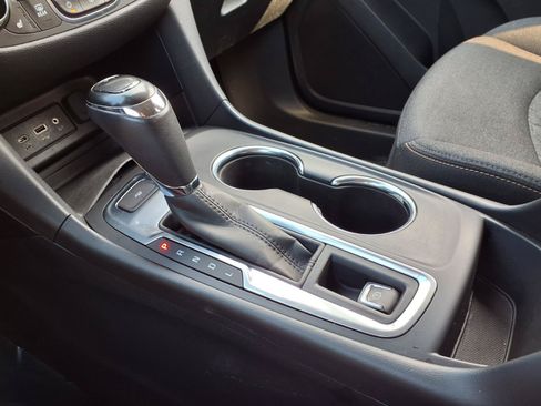 Used 2019 Chevrolet Equinox LT FWD image 8