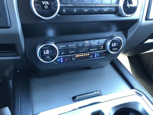 Used 2020 Ford Expedition XLT w/ Equipment Group 202A image 24