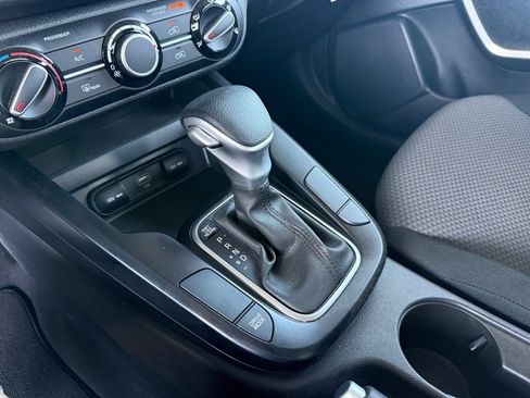 Used 2025 Kia Soul LX FWD image 15