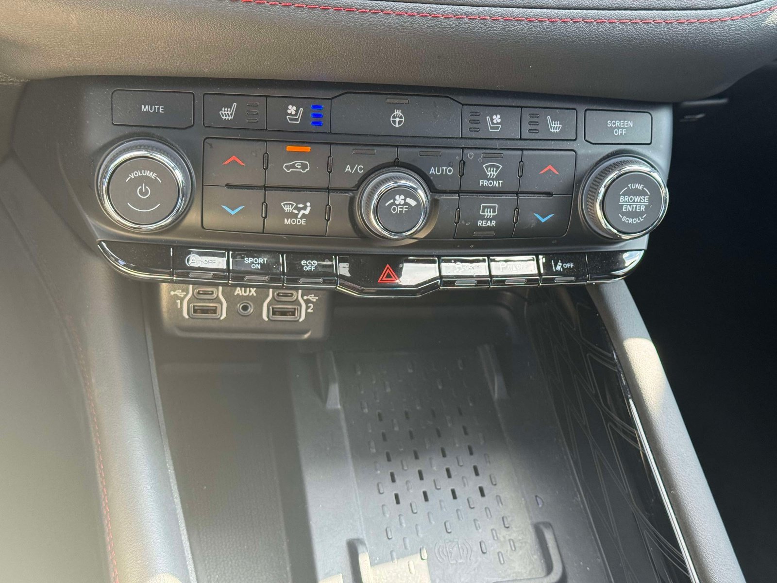 Used 2025 Dodge Durango GT AWD/4WD image 26