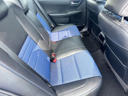 Used 2016 Toyota Camry SE FWD image 8