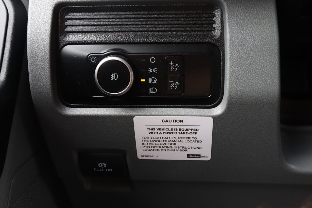 Used 2024 Ford F550 2WD Regular Cab Super Duty image 27