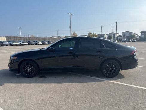Used 2025 Honda Accord SE image 2