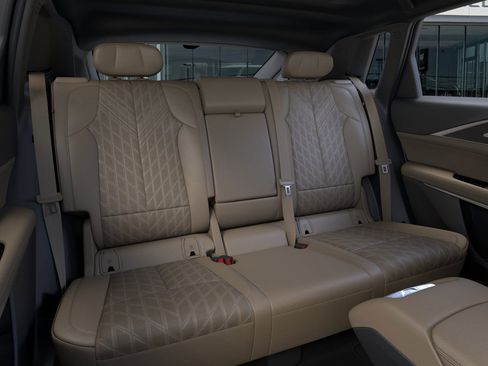 New 2025 Cadillac Lyriq Luxury image 41