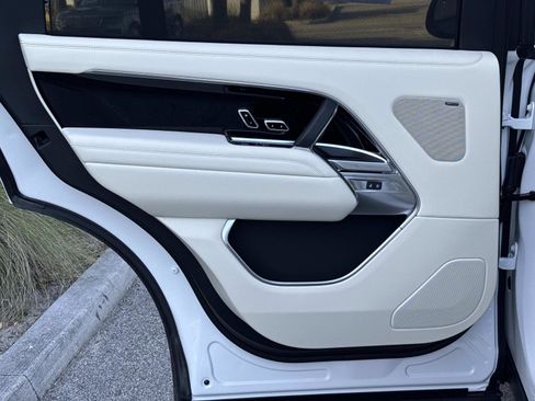 New 2026 Land Rover Range Rover Long Wheelbase SE image 13