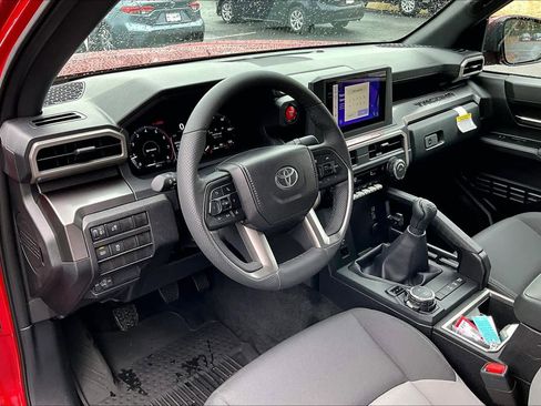 Used 2025 Toyota Tacoma TRD Off-Road image 15