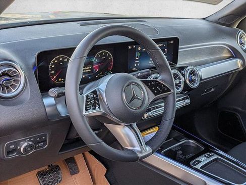 New 2026 Mercedes-Benz GLB 250 4MATIC image 3