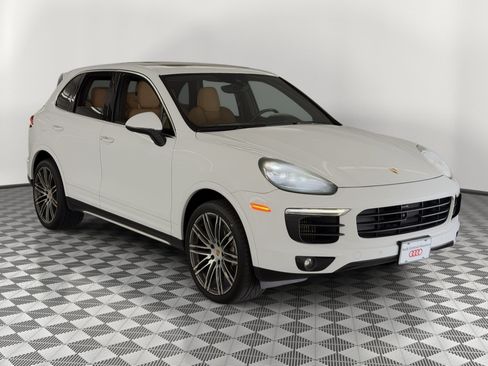 Used 2016 Porsche Cayenne S AWD/4WD image 7