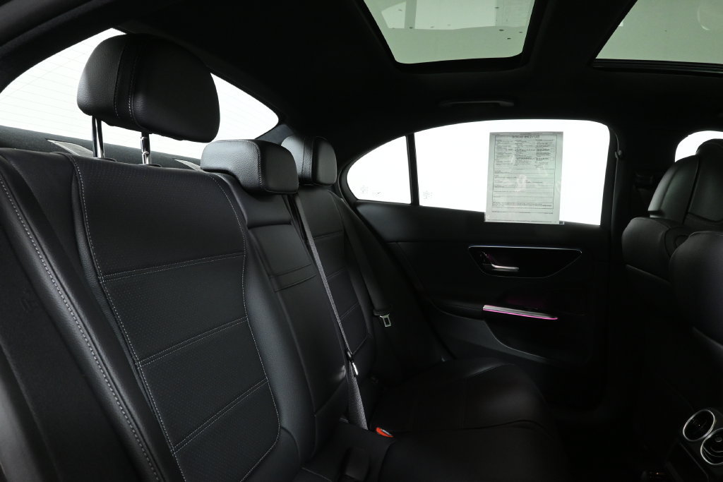 Used 2023 Mercedes-Benz C 300 4MATIC Sedan image 31