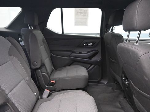 Used 2023 Chevrolet Traverse LT image 13