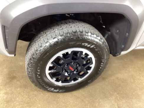 Used 2024 Toyota Tacoma TRD Off-Road AWD/4WD image 34