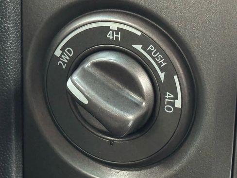 Used 2009 Nissan Titan XE image 29