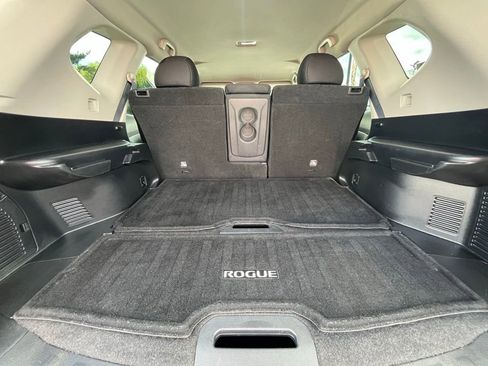 Used 2019 Nissan Rogue SV FWD image 21