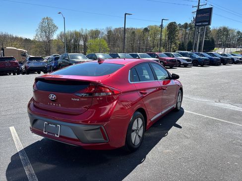 Used 2022 Hyundai Ioniq SE image 3