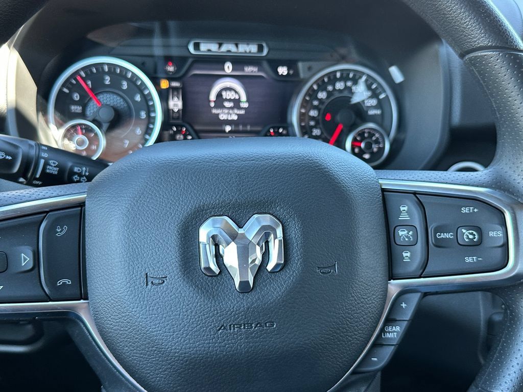 New 2026 RAM 1500 Express AWD/4WD image 21