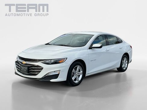 Used 2024 Chevrolet Malibu LT image 3