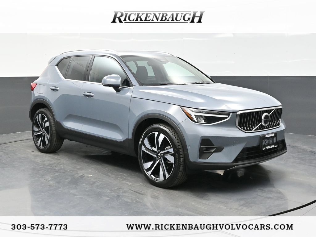 Used 2023 Volvo XC40 B5 Ultimate w/ Protection Package Premier AWD/4WD image 1
