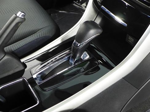 Used 2016 Honda Accord LX image 15