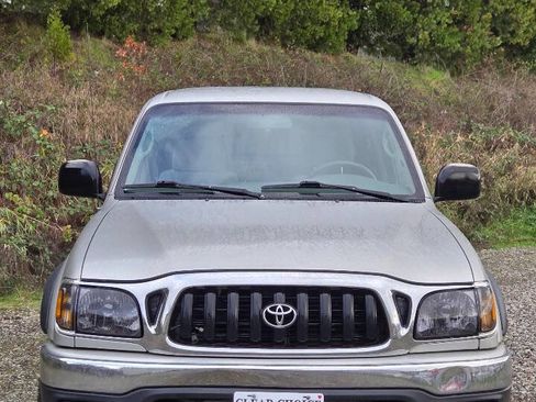 Used 2002 Toyota Tacoma PreRunner image 11