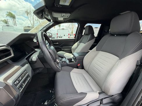 Used 2024 Toyota Tacoma TRD Sport AWD/4WD image 24