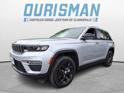 Certified 2023 Jeep Grand Cherokee Limited AWD/4WD image 3