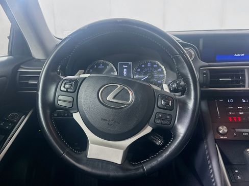 Used 2017 Lexus IS 200t w/ Premium Package RWD image 18