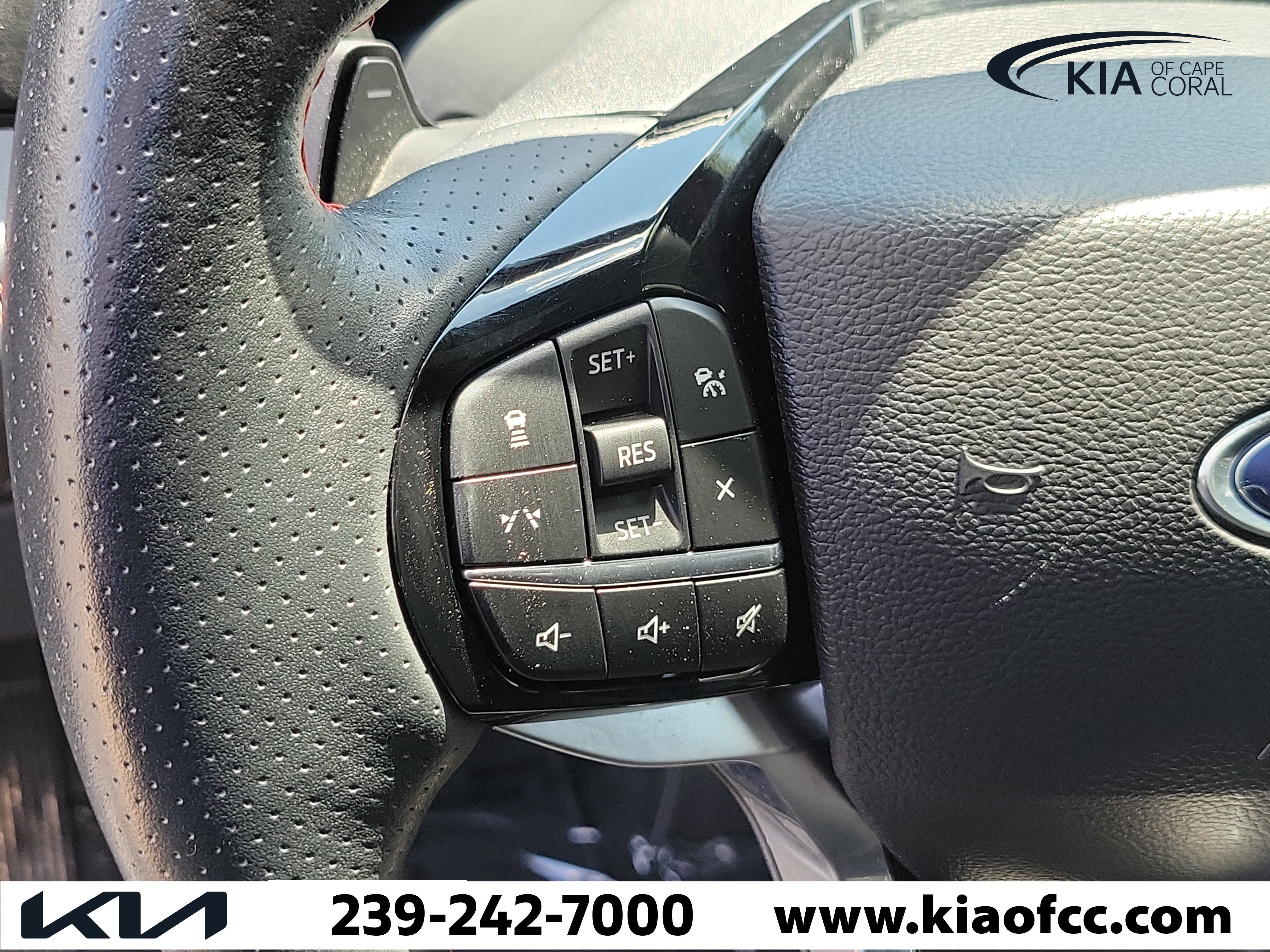 Used 2025 Ford Explorer ST AWD/4WD image 27