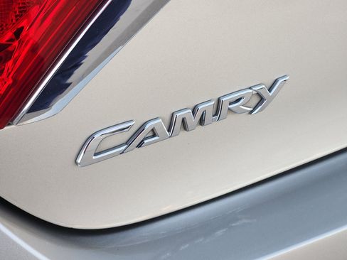 Used 2015 Toyota Camry LE image 13