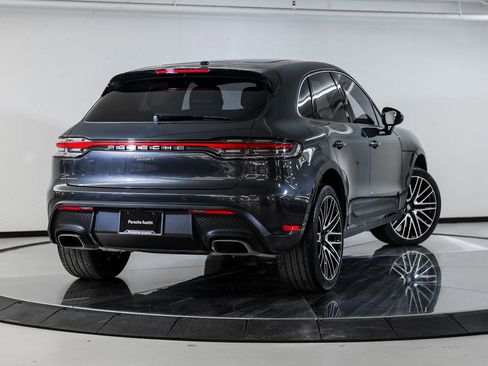 Certified 2025 Porsche Macan image 7