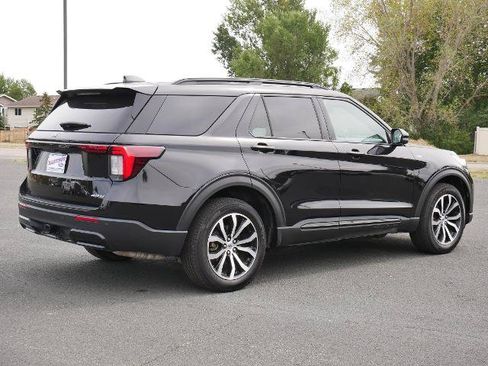 Certified 2025 Ford Explorer ST-Line AWD/4WD image 5