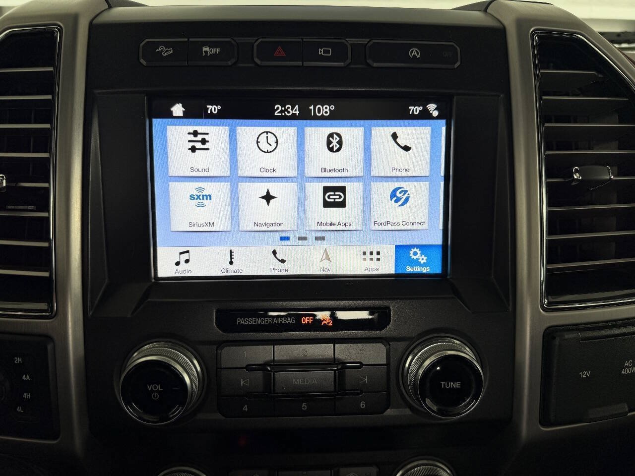 Used 2019 Ford F150 Platinum w/ Equipment Group 701A Luxury AWD/4WD image 31