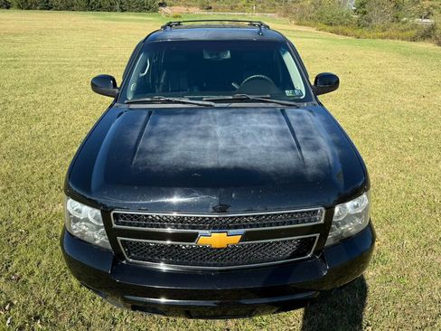 Used 2014 Chevrolet Suburban LT w/ Luxury Package image 9