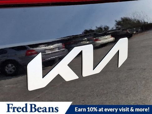 New 2026 Kia Carnival EX FWD image 26