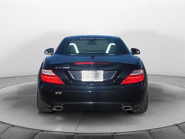 Used 2016 Mercedes-Benz SLK 300 image 4