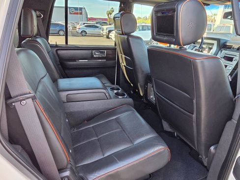Used 2007 Lincoln Navigator 2WD image 29