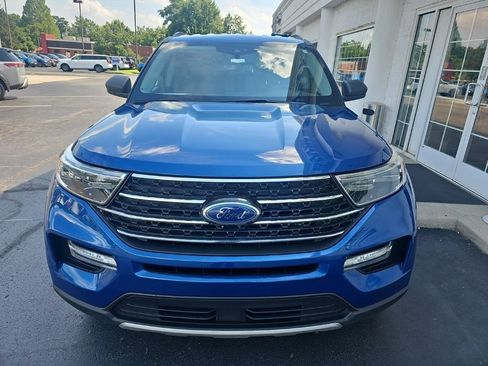 Used 2022 Ford Explorer XLT w/ Equipment Group 202A AWD/4WD image 3