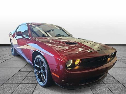Used 2022 Dodge Challenger SXT w/ Driver Convenience Group RWD image 3