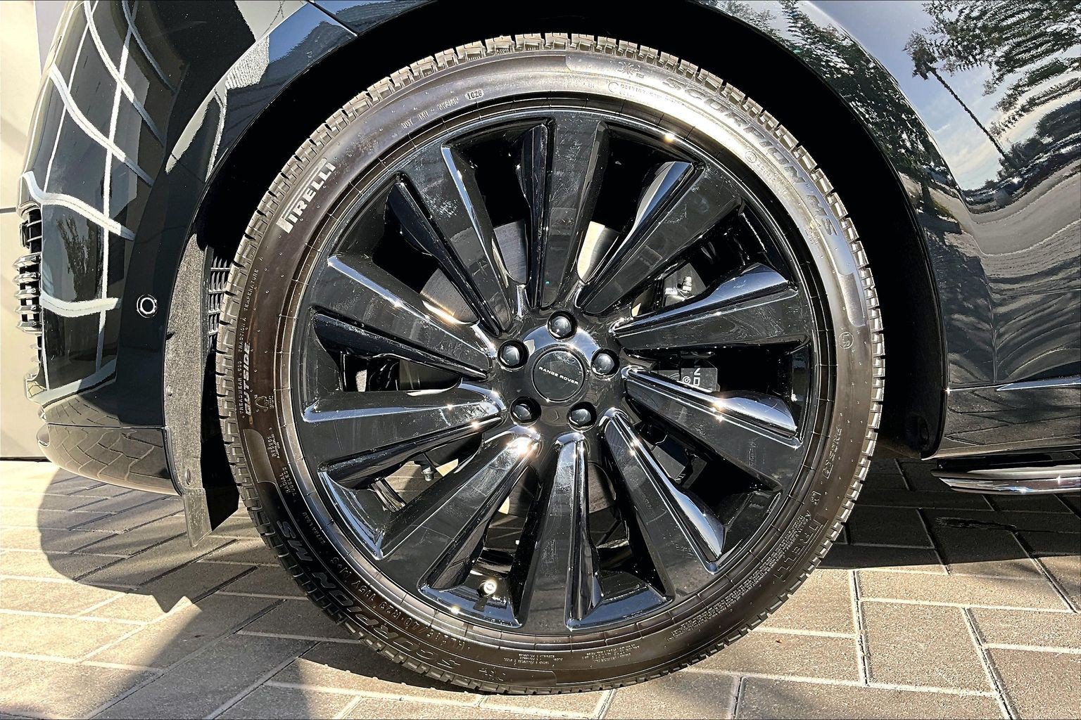 New 2026 Land Rover Range Rover Long Wheel Base SV AWD/4WD image 13
