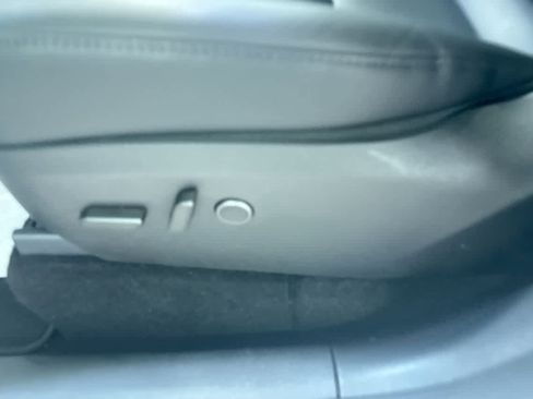 Used 2024 Tesla Model Y Long Range image 13