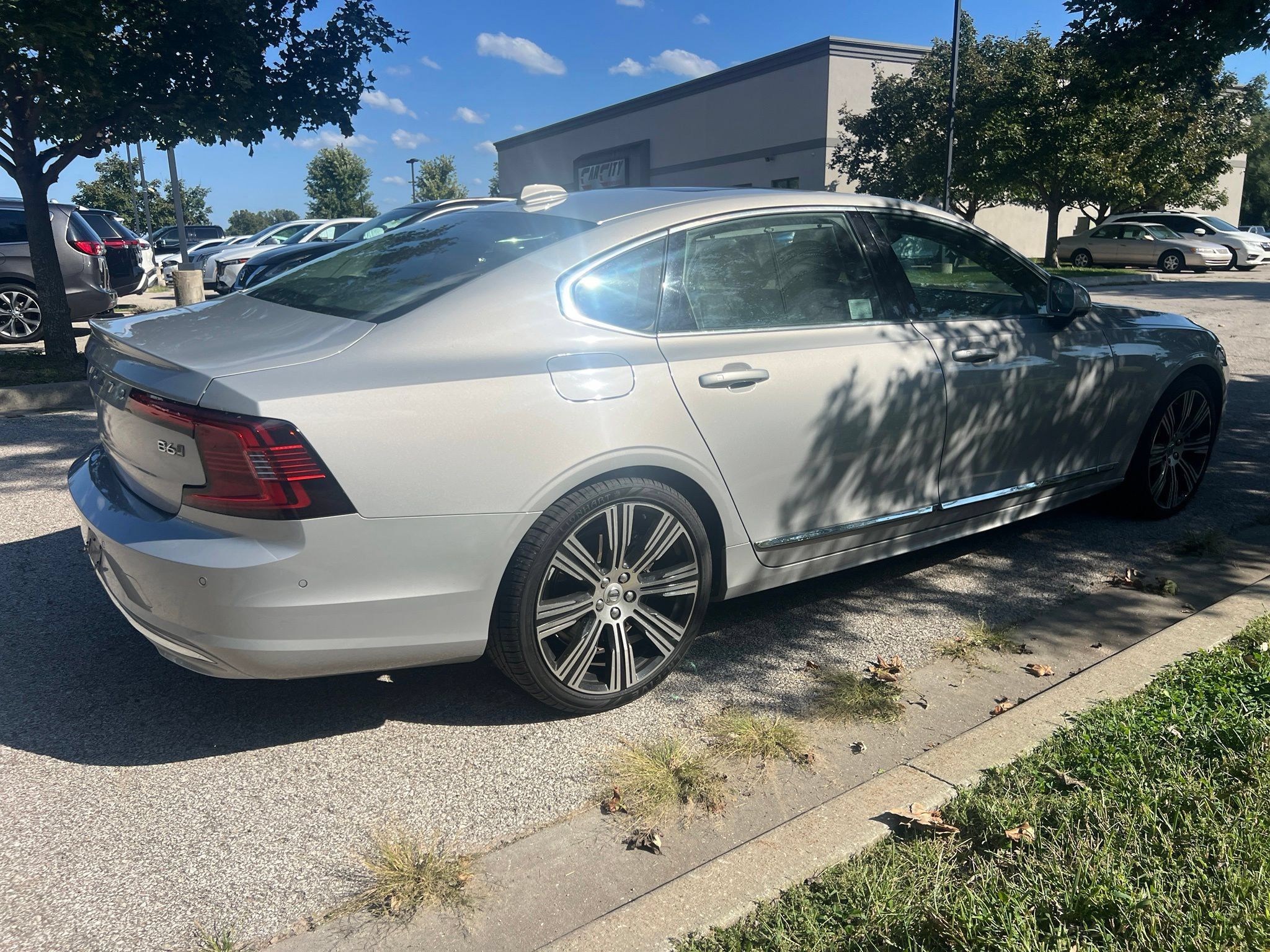 Used 2023 Volvo S90 B6 Plus AWD/4WD image 5