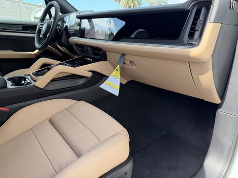 New 2026 Porsche Cayenne image 16