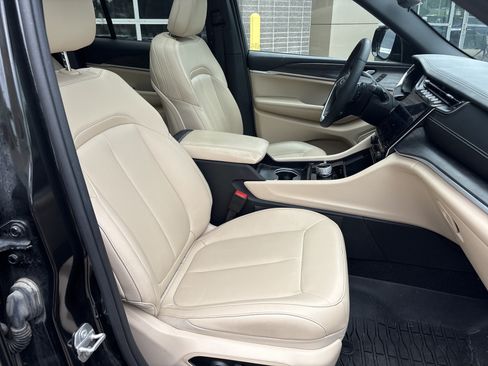 Used 2024 Jeep Grand Cherokee Limited AWD/4WD image 33