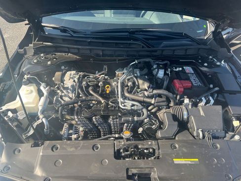 Used 2025 Nissan Altima 2.5 SV FWD image 33
