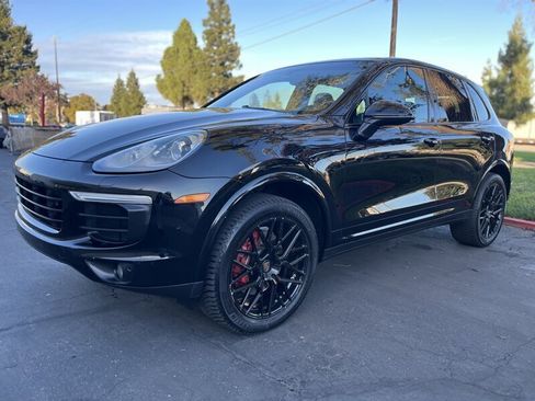 Used 2017 Porsche Cayenne image 6