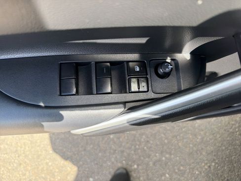 Used 2022 Toyota Corolla Cross LE AWD/4WD image 15