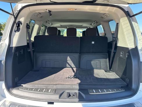 Used 2024 INFINITI QX80 Premium Select w/ All-Season Package image 8