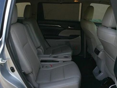 Used 2015 Toyota Highlander Limited image 27