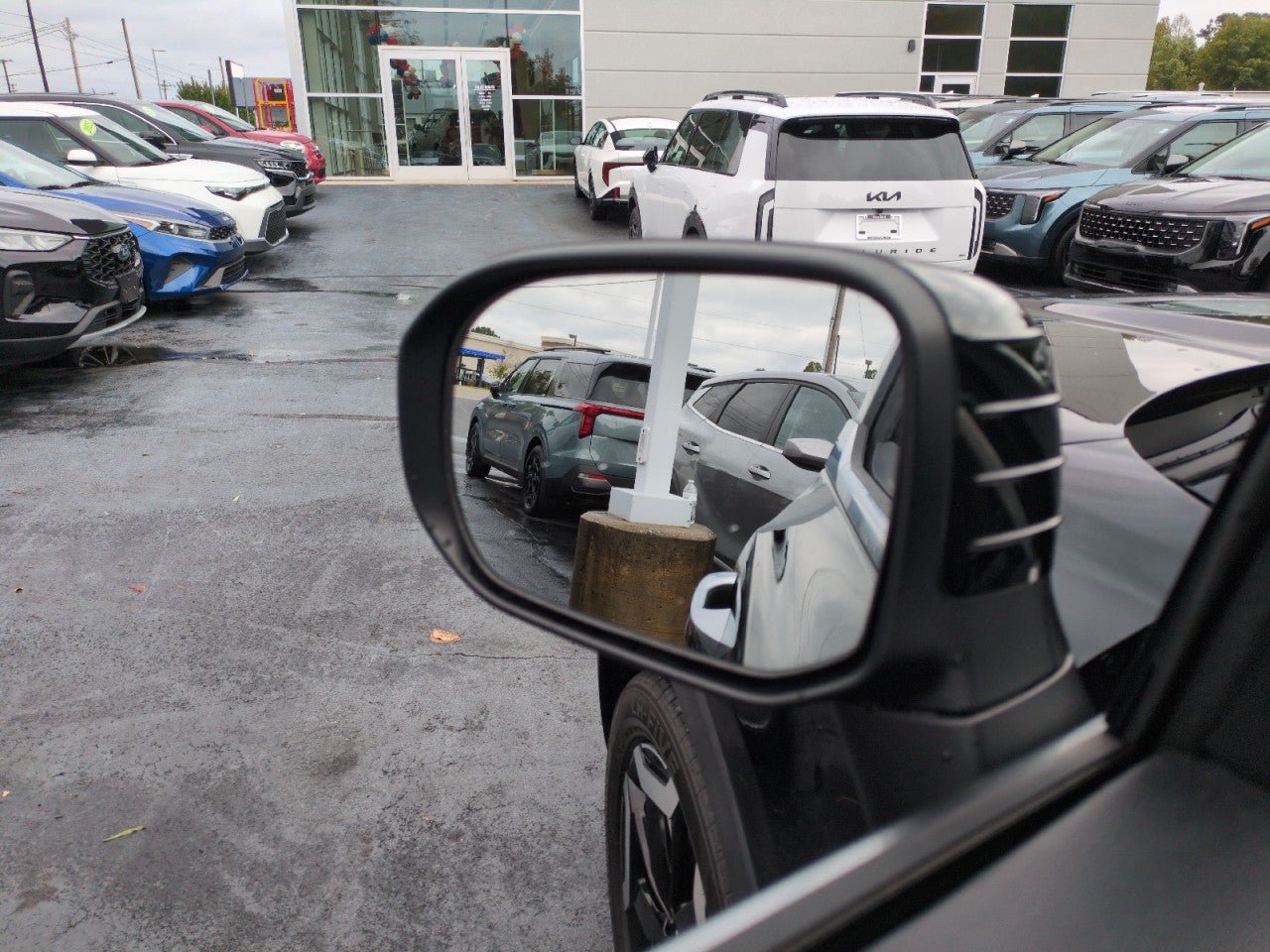 Certified 2024 Kia Telluride S w/ S Sunroof Package FWD image 11